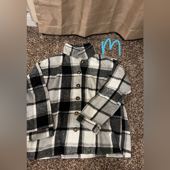 medium grey, black, & white shacket - Picture 1 of 1